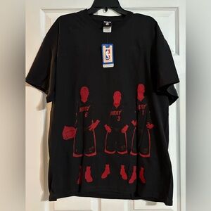 NWT UNK NBA Men’s Vintage Lebron- Wade- Bosh - Miami Heat Tshirt- Size XL‎